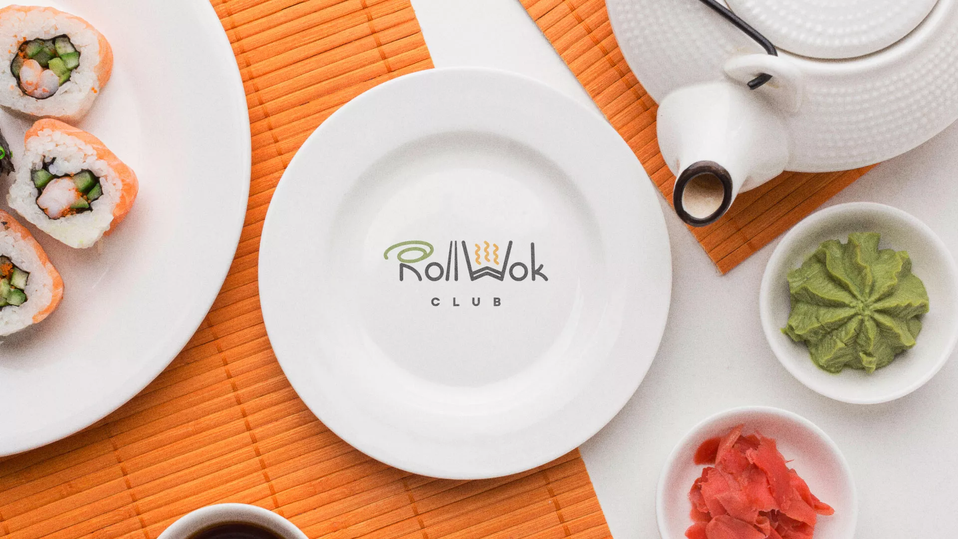 Разработка логотипа и фирменного стиля суши-бара «Roll Wok Club» в Дальнегорске